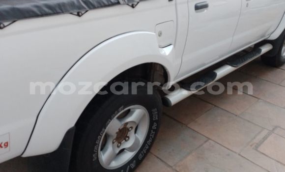 Comprar Usado Nissan Hardbody Branco Carro em Maputo em Maputo Comprar Usado Nissan Hardbody Branco Carro em Maputo em Maputo