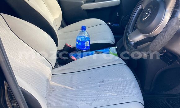 Buy Used Mazda Demio Blue Car in Maputo in Maputo Buy Used Mazda Demio Blue Car in Maputo in Maputo