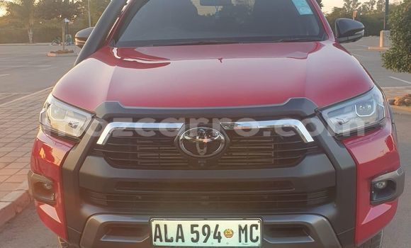 Comprar Usado Toyota Hiluxe Revo Branco Carro em Maputo em Maputo