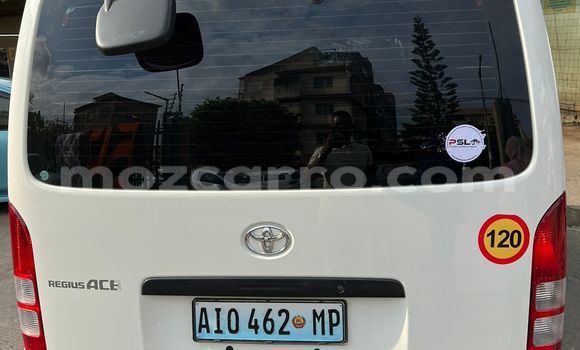 Buy Used Toyota Hiace White Car in Maputo in Maputo Buy Used Toyota Hiace White Car in Maputo in Maputo