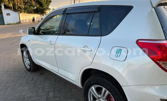 Nunua Ilio tumika Toyota RAV4 Nyeupe Gari ndani ya Maputo nchini Maputo Nunua Ilio tumika Toyota RAV4 Nyeupe Gari ndani ya Maputo nchini Maputo