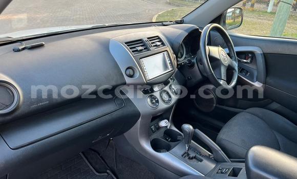 Nunua Ilio tumika Toyota RAV4 Nyeupe Gari ndani ya Maputo nchini Maputo Nunua Ilio tumika Toyota RAV4 Nyeupe Gari ndani ya Maputo nchini Maputo