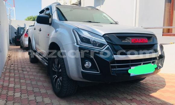 Tenga Tsaru Isuzu D-MAX Zvimwe Mota in Maputo in Maputo