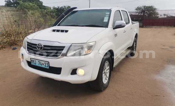 Nunua Ilio tumika Toyota Hilux Nyeupe Gari ndani ya Maputo nchini Maputo Nunua Ilio tumika Toyota Hilux Nyeupe Gari ndani ya Maputo nchini Maputo