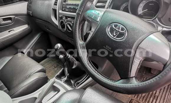 Nunua Ilio tumika Toyota Hilux Nyeupe Gari ndani ya Maputo nchini Maputo Nunua Ilio tumika Toyota Hilux Nyeupe Gari ndani ya Maputo nchini Maputo