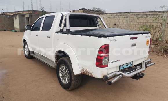 Nunua Ilio tumika Toyota Hilux Nyeupe Gari ndani ya Maputo nchini Maputo Nunua Ilio tumika Toyota Hilux Nyeupe Gari ndani ya Maputo nchini Maputo