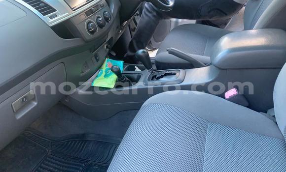 Nunua Ilio tumika Toyota Hilux Nyeupe Gari ndani ya Maputo nchini Maputo Nunua Ilio tumika Toyota Hilux Nyeupe Gari ndani ya Maputo nchini Maputo