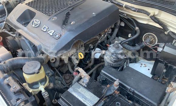 Nunua Ilio tumika Toyota Hilux Nyeupe Gari ndani ya Maputo nchini Maputo Nunua Ilio tumika Toyota Hilux Nyeupe Gari ndani ya Maputo nchini Maputo