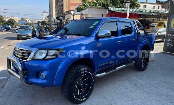 Comprar Usado Toyota Hilux Azul Carro em Maputo em Maputo