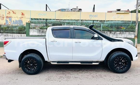Nunua Ilio tumika Mazda BT-50 Nyeupe Gari ndani ya Maputo nchini Maputo Nunua Ilio tumika Mazda BT-50 Nyeupe Gari ndani ya Maputo nchini Maputo