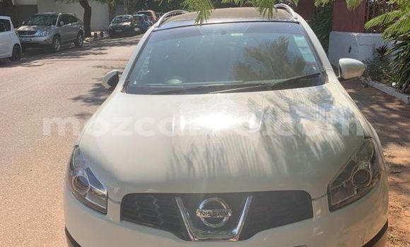Buy Used Nissan Qashqai+2 White Car in Maputo in Maputo