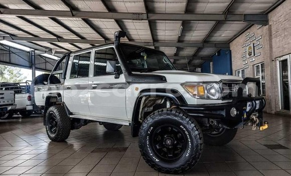 Comprar Usado Toyota Land Cruiser Branco Carro em Maputo em Maputo