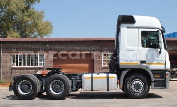 Buy Used Mercedes‒Benz 2644 White Truck in Maputo in Maputo Buy Used Mercedes‒Benz 2644 White Truck in Maputo in Maputo