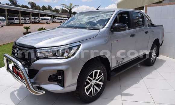 Nunua Ilio tumika Toyota Hilux Fedha Gari ndani ya Maputo nchini Maputo
