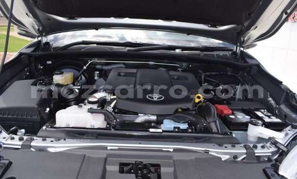 Comprar Usado Toyota Hilux Prata Carro em Maputo em Maputo Comprar Usado Toyota Hilux Prata Carro em Maputo em Maputo