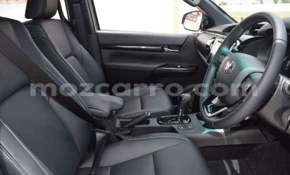 Comprar Usado Toyota Hilux Prata Carro em Maputo em Maputo Comprar Usado Toyota Hilux Prata Carro em Maputo em Maputo