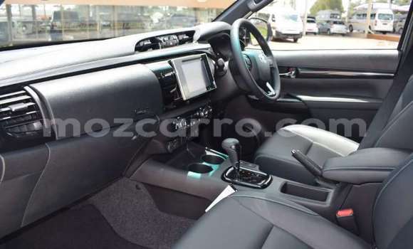 Comprar Usado Toyota Hilux Prata Carro em Maputo em Maputo Comprar Usado Toyota Hilux Prata Carro em Maputo em Maputo