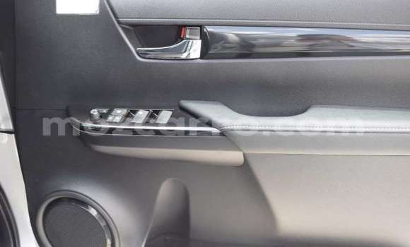 Comprar Usado Toyota Hilux Prata Carro em Maputo em Maputo Comprar Usado Toyota Hilux Prata Carro em Maputo em Maputo