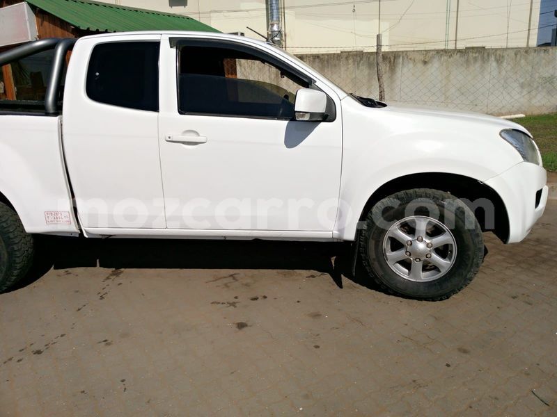 Big with watermark isuzu d max maputo maputo 16697