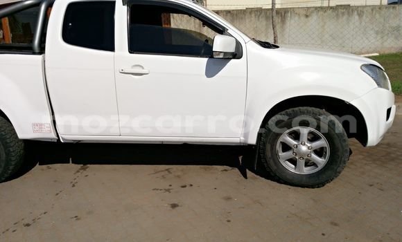 Buy Used Isuzu D-MAX White Car in Maputo in Maputo Buy Used Isuzu D-MAX White Car in Maputo in Maputo