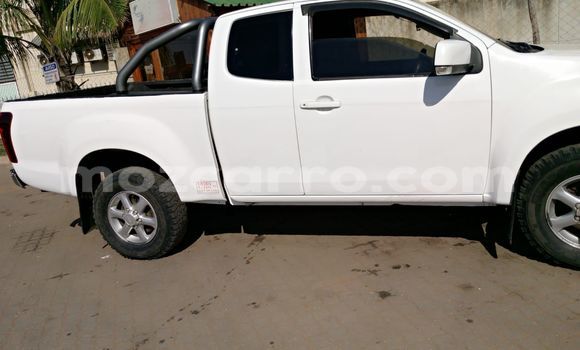 Buy Used Isuzu D-MAX White Car in Maputo in Maputo Buy Used Isuzu D-MAX White Car in Maputo in Maputo