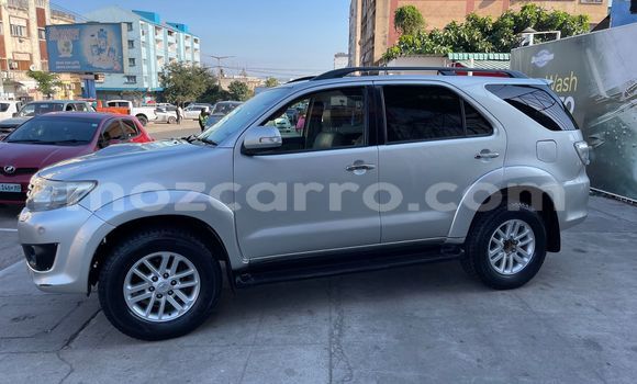 Nunua Ilio tumika Toyota Fortuner Nyingine Gari ndani ya Maputo nchini Maputo Nunua Ilio tumika Toyota Fortuner Nyingine Gari ndani ya Maputo nchini Maputo