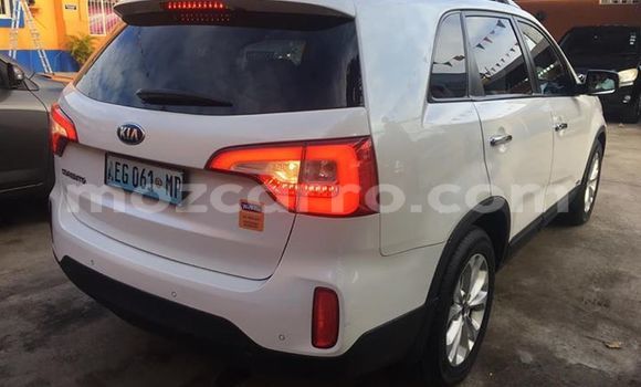 Nunua Ilio tumika Kia Sorento Nyeupe Gari ndani ya Maputo nchini Maputo Nunua Ilio tumika Kia Sorento Nyeupe Gari ndani ya Maputo nchini Maputo