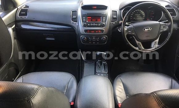 Nunua Ilio tumika Kia Sorento Nyeupe Gari ndani ya Maputo nchini Maputo Nunua Ilio tumika Kia Sorento Nyeupe Gari ndani ya Maputo nchini Maputo