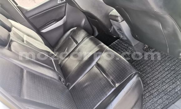 Comprar Usado Mazda BT-50 Branco Carro em Maputo em Maputo Comprar Usado Mazda BT-50 Branco Carro em Maputo em Maputo