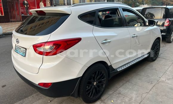 Nunua Ilio tumika Hyundai ix35 Nyeupe Gari ndani ya Maputo nchini Maputo Nunua Ilio tumika Hyundai ix35 Nyeupe Gari ndani ya Maputo nchini Maputo
