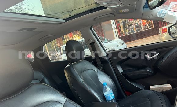 Nunua Ilio tumika Hyundai ix35 Nyeupe Gari ndani ya Maputo nchini Maputo Nunua Ilio tumika Hyundai ix35 Nyeupe Gari ndani ya Maputo nchini Maputo