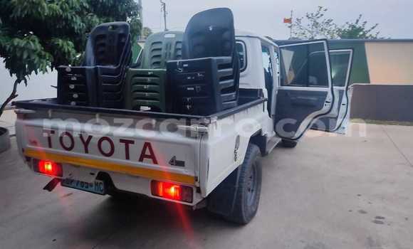 Buy Used Toyota Land Cruiser White Car in Maputo in Maputo Buy Used Toyota Land Cruiser White Car in Maputo in Maputo