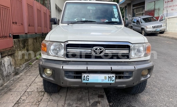 Buy Used Toyota Land Cruiser White Car in Maputo in Maputo Buy Used Toyota Land Cruiser White Car in Maputo in Maputo