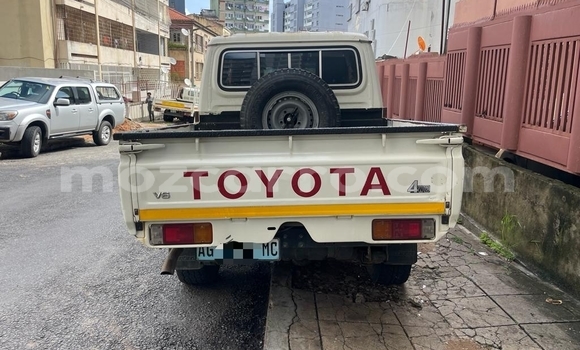Buy Used Toyota Land Cruiser White Car in Maputo in Maputo Buy Used Toyota Land Cruiser White Car in Maputo in Maputo