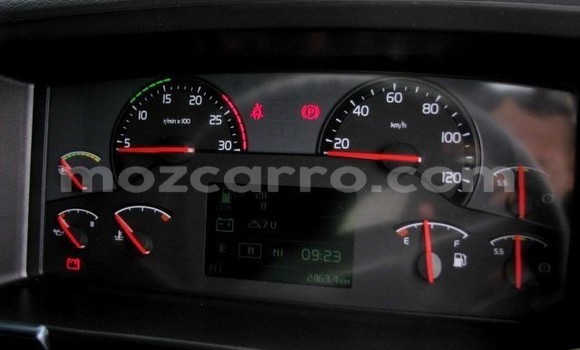 Comprar Usado Volvo F4 Branco Caminhão em Maputo em Maputo Comprar Usado Volvo F4 Branco Caminhão em Maputo em Maputo