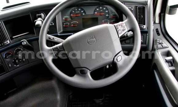 Comprar Usado Volvo F4 Branco Caminhão em Maputo em Maputo Comprar Usado Volvo F4 Branco Caminhão em Maputo em Maputo