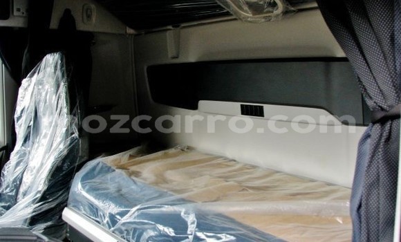 Comprar Usado Volvo F4 Branco Caminhão em Maputo em Maputo Comprar Usado Volvo F4 Branco Caminhão em Maputo em Maputo