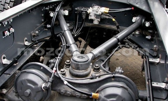 Comprar Usado Volvo F4 Branco Caminhão em Maputo em Maputo Comprar Usado Volvo F4 Branco Caminhão em Maputo em Maputo