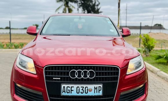 Tenga Tsaru Audi Q7 Tsvuku Mota in Maputo in Maputo