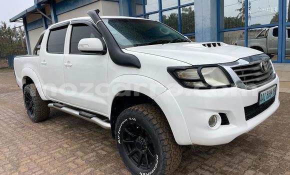 Tenga Tsaru Toyota Hilux Tsvuku Mota in Maputo in Maputo Tenga Tsaru Toyota Hilux Tsvuku Mota in Maputo in Maputo