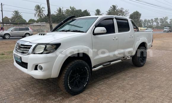 Tenga Tsaru Toyota Hilux Tsvuku Mota in Maputo in Maputo Tenga Tsaru Toyota Hilux Tsvuku Mota in Maputo in Maputo