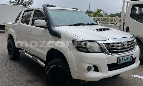 Tenga Tsaru Toyota Hilux Tsvuku Mota in Maputo in Maputo Tenga Tsaru Toyota Hilux Tsvuku Mota in Maputo in Maputo