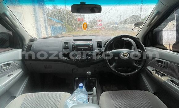 Tenga Tsaru Toyota Hilux Tsvuku Mota in Maputo in Maputo Tenga Tsaru Toyota Hilux Tsvuku Mota in Maputo in Maputo