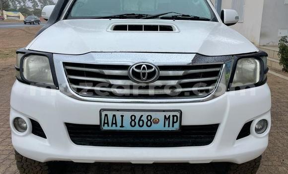 Tenga Tsaru Toyota Hilux Tsvuku Mota in Maputo in Maputo Tenga Tsaru Toyota Hilux Tsvuku Mota in Maputo in Maputo