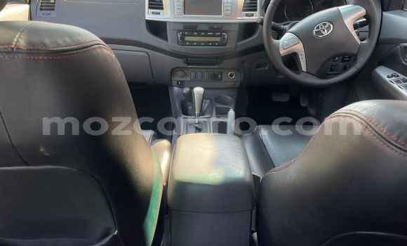 Nunua Ilio tumika Toyota Hilux Nyekundu Gari ndani ya Maputo nchini Maputo Nunua Ilio tumika Toyota Hilux Nyekundu Gari ndani ya Maputo nchini Maputo