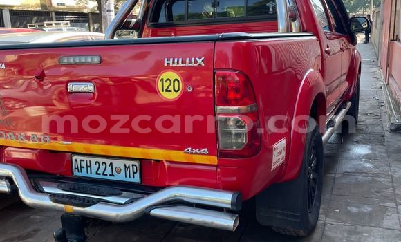 Nunua Ilio tumika Toyota Hilux Nyekundu Gari ndani ya Maputo nchini Maputo Nunua Ilio tumika Toyota Hilux Nyekundu Gari ndani ya Maputo nchini Maputo