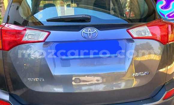 Nunua Ilio tumika Toyota RAV4 Fedha Gari ndani ya Maputo nchini Maputo Nunua Ilio tumika Toyota RAV4 Fedha Gari ndani ya Maputo nchini Maputo