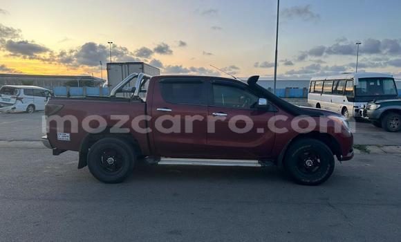 Comprar Usado Mazda BT-50 Vermelho Carro em Maputo em Maputo Comprar Usado Mazda BT-50 Vermelho Carro em Maputo em Maputo
