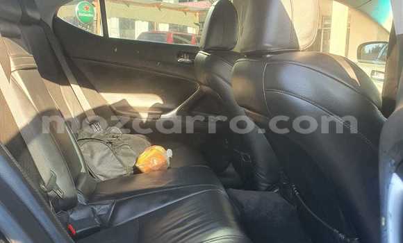 Nunua Ilio tumika Lexus IS Nyeusi Gari ndani ya Maputo nchini Maputo
