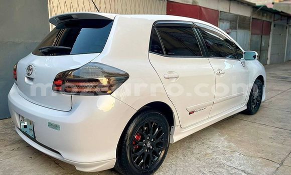 Nunua Ilio tumika Toyota Blade Nyeupe Gari ndani ya Maputo nchini Maputo Nunua Ilio tumika Toyota Blade Nyeupe Gari ndani ya Maputo nchini Maputo